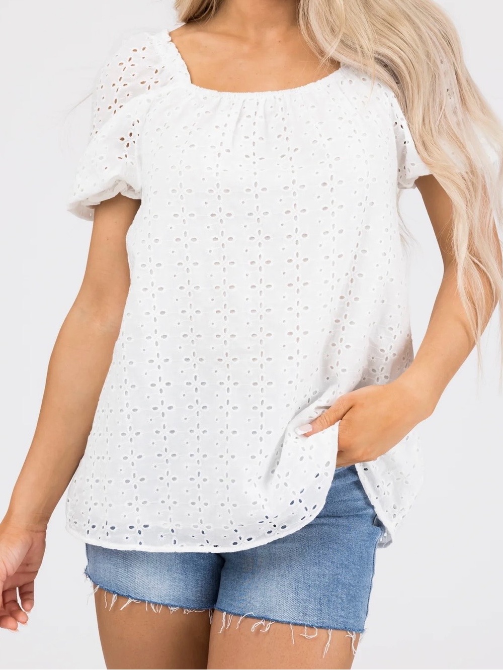 NWT Lime Lush Women’s White Eyelet Puff Sleeve Top!